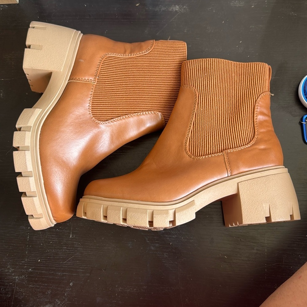 Brown lug boot new without tags